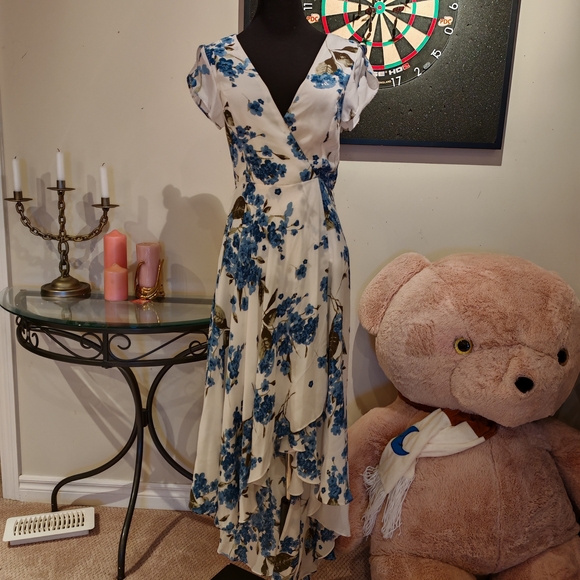 lulus French Countryside White Floral Print High-Low Dress 015000 - Picture 13 of 13